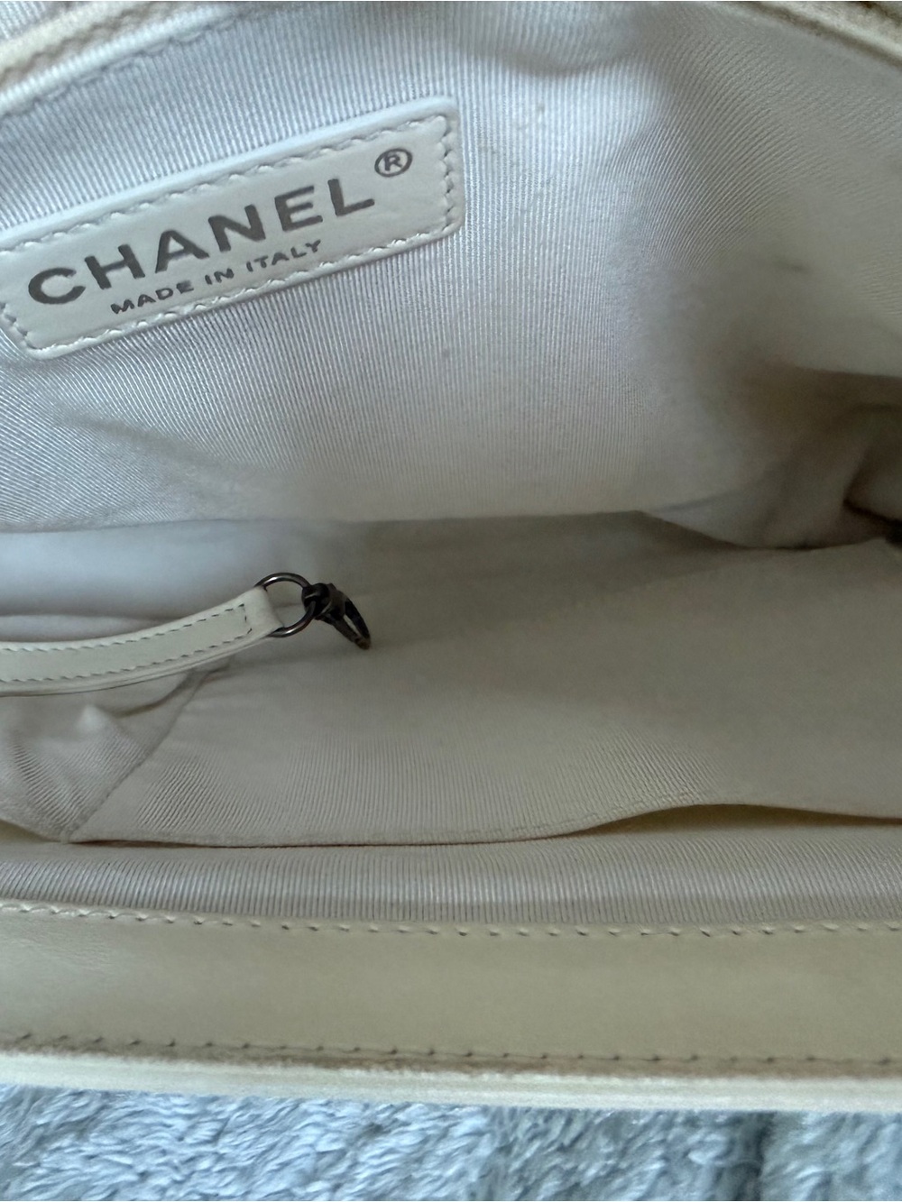 CHANEL Large Boy Flap Bag in Ivory Quilted Leather RHW+COA 18-series - Picture 2 of 13